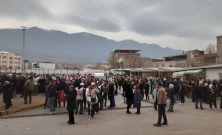 Yeşim işçiyi masada bıraktı