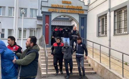 Kadınlara zorla fuhuş yaptıran 12 çete üyesi tutuklandı