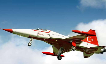 Konya'da Türk Yıldızları'nın F-5 uçağı düştü: Pilot kurtuldu