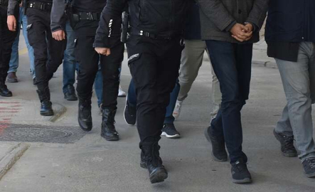 İzmir merkezli 12 ilde FETÖ operasyonu başlatıldı