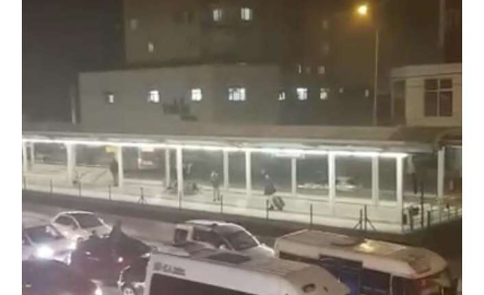 Asker konvoyu trafiği durma noktasına getirdi!