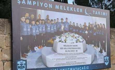 "Şampiyon Melekler" için ağıt