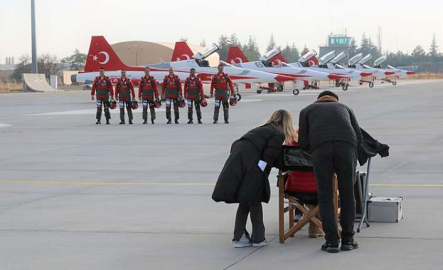 Hava Kuvvetleri Komutanlığı akrobasi timi 'Türk Yıldızları'yla kamu spotu