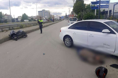 Motosiklet otomobil ile çarpıştı