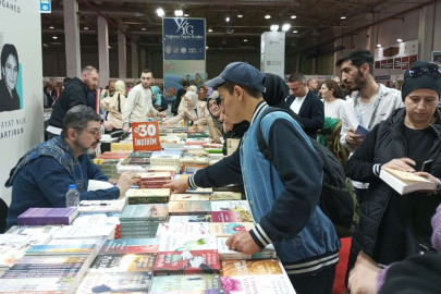 Bursa 20. Kitap Fuarı ikinci gününde tıklım tıklımdı