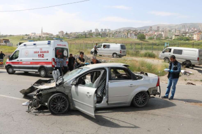Trafik kazası: 2 ölü, 2 yaralı