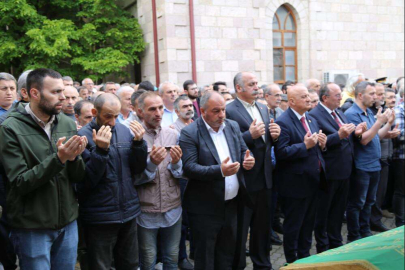 Dünyanın en uzun burunlu insanı toprağa verildi