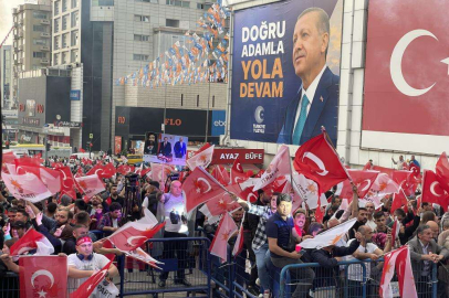 Bursalılar 15 Temmuz Demokrasi Meydanı'na akın etti