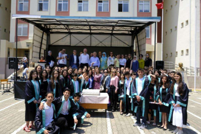 Yıl sonu şenliğinde doyasıya eğlendiler