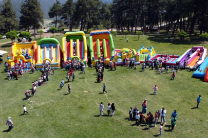 Orhaneli’nde şölen havasında yılsonu sergisi