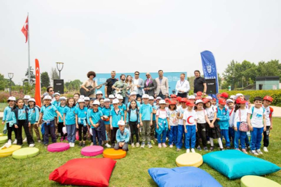 Eğitim dönemine renkli final