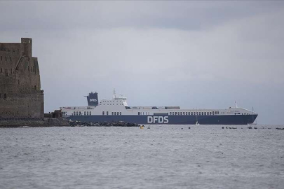 Operasyonla kurtarılan Türk gemisi yoluna devam ediyor