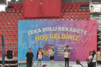 Akıl ve Zeka Oyunları Türkiye Şampiyonası birincisi Bursa'dan