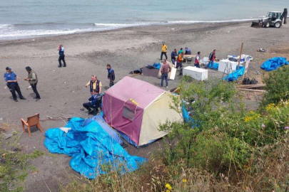 Plajı işgal eden çadır ve barakalar yıkıldı