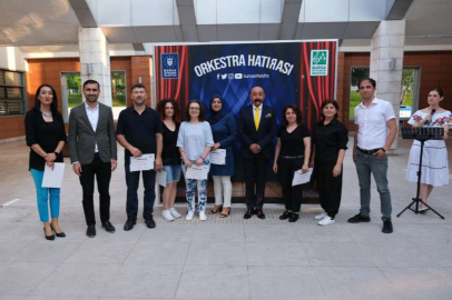 Orkestrada mezuniyet sevinci