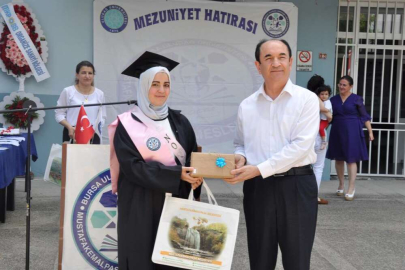 Suriyeli öğrenci yüksekokulu birincilikle tamamladı