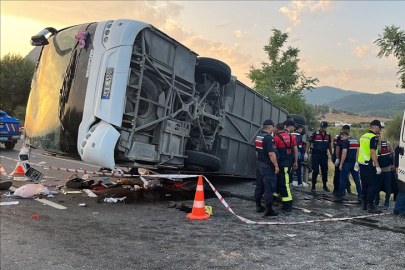 Denizli'de kum yüklü kamyon otobüse çarptı: 6 ölü, 42 yaralı