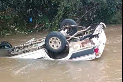 Kontrolden çıkan otomobil dere yatağına uçtu: 1 ölü, 2 yaralı