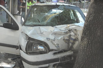 Araç otobüs durağına dalmıştı.. Ağır yaralanan kadın hayatını kaybetti