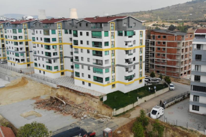 Facianın eşiğinden döndüler...Sitenin istinat duvarı çöktü