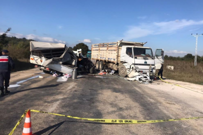 Süt toplama aracı kamyonla çarpıştı: 1 ölü, 5 yaralı