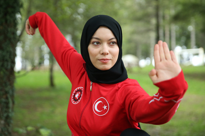 Wushunun şampiyonu Elif Akyüz