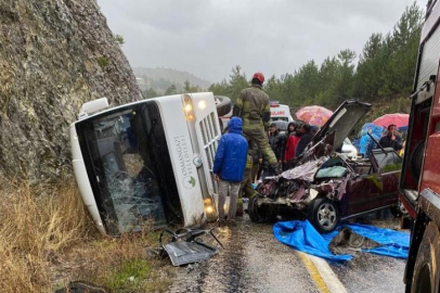 Bursa’da taziye yakınlarını taşıyan otobüs otomobille çarpıştı: 1 ölü, 5 yaralı