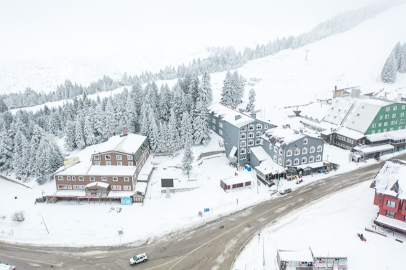 Uludağ, kasımda yağan karla turizm sezonunu erken açacak