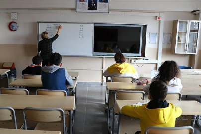 Bakan Tekin, öğretmelerin "alan değişikliği" takvimini açıkladı