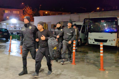 İnegöl Emniyeti kaçak 23 şahsı yakaladı