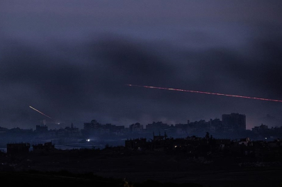 İsrail'in Gazze'ye hava ve topçu saldırılarında çok sayıda kişi öldü ve yaralandı