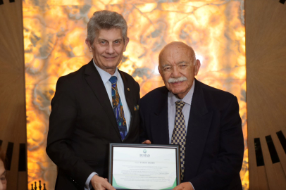 BUSİAD’dan Saker’e Onur Üyeliği