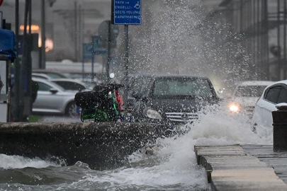 Meteorolojiden kuvvetli yağış ve fırtına uyarısı