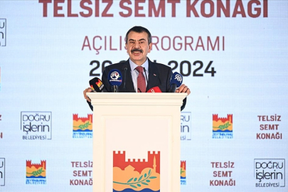 Bakan Tekin: Hindistan'da, Çin'de, Taylan'da ebeveynlerin haftalık kitap okuma saati 10 saat