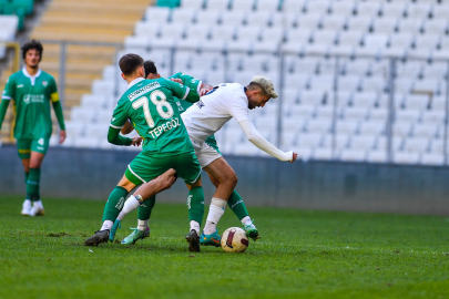 TFF 2. Lig: Bursaspor: 0 - Nazilli Belediyespor: 0    