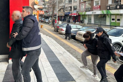 Kendilerini polis ve savcı olarak tanıtıp binlerce lira dolandırdılar 