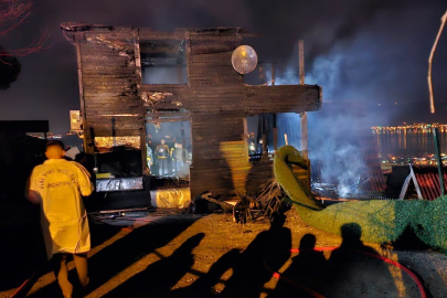 Bungalov evde konaklarken çıkan yangında hayatını kaybetti 