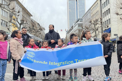 Frankfurt'un ana caddesi Ramazan ayı için aydınlatıldı