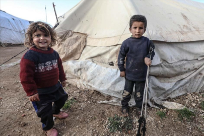 İdlib'deki kamplarda yaşayan siviller, ramazanı yokluk içinde karşılıyor