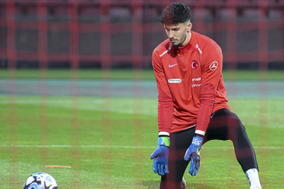 Altay Bayındır, sakatlığı nedeniyle A Milli Futbol Takımı'nın hazırlık maçlarını kaçıracak