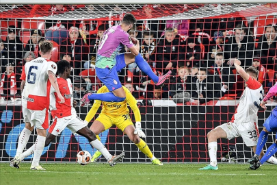 UEFA Avrupa Ligi'nde 4 takım adını çeyrek finale yazdırdı