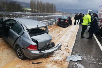 Dolu yağışı kazaya neden oldu: 1 ölü, 3 yaralı   