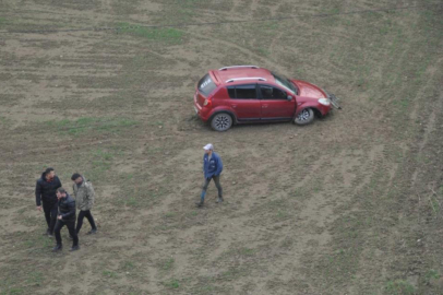Yoldan çıkan otomobil, tarlaya uçtu: 1 yaralı
