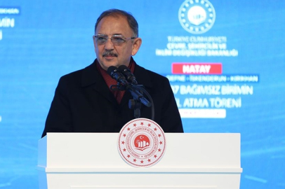 Bakan Özhaseki: 5 bin 807 konutun temelini atıyoruz