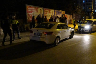 Kazada savrulan araç ile istinat duvarı arasına sıkışan şahsın bacağı koptu   