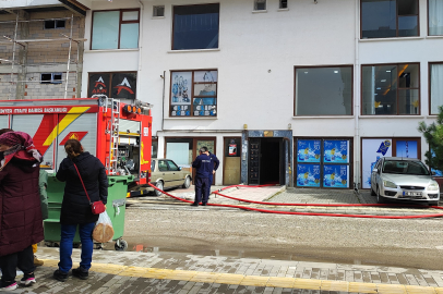 Yanan ev kullanılamaz hale geldi   