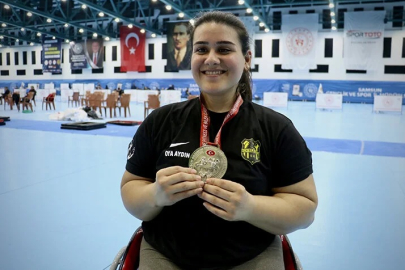 Bedensel engelli milli bilek güreşçi Oya Aydın'ın hedefi dünya şampiyonluğu