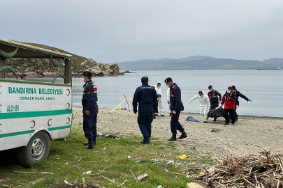 Denizde erkek cesedi bulundu   