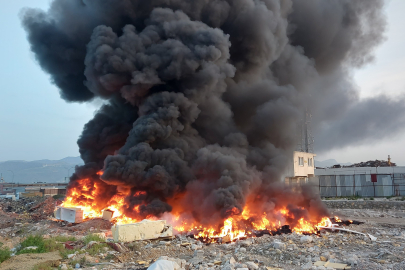Çöplük alanda çıkan yangın paniğe neden oldu     