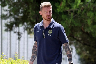 Fenerbahçe'den ayrılmaya hazırlanan Serdar Aziz'den teşekkür açıklaması